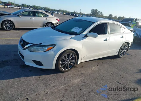 2018 Nissan Altima 2.5 Sr z USA, uszkodzony, nr VIN 1N4AL3AP5JC278276